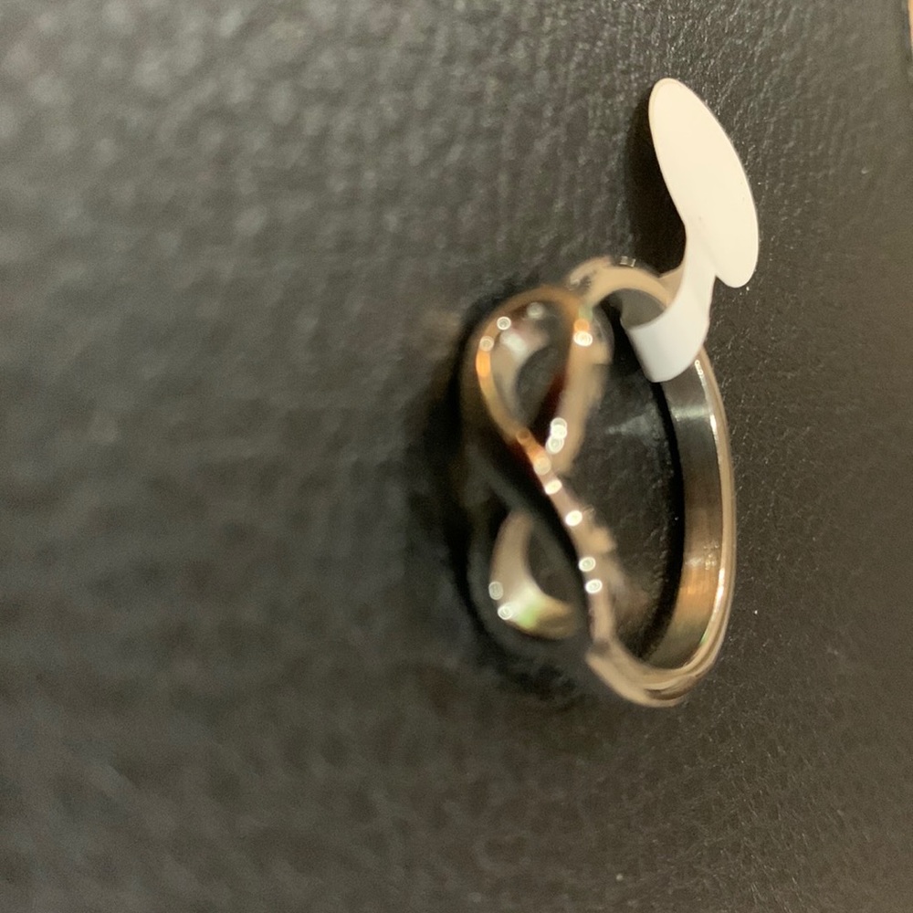 Ring - Picture 2 of 7